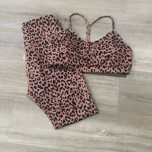 Active wear Leopard Print Women's Workout Set